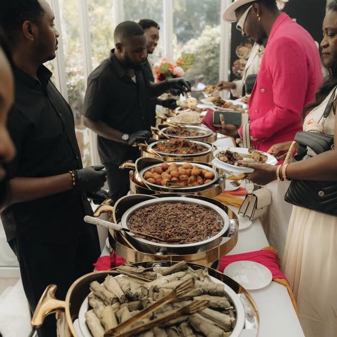 Service d'un buffet Tata Pao lors d'une réception